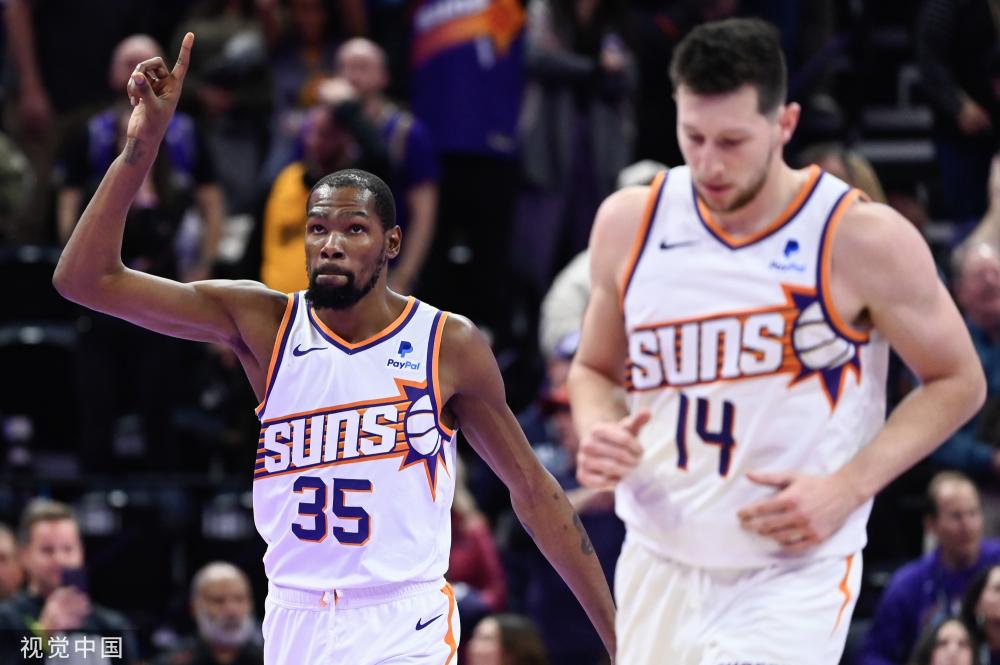 及更衣室氛 及更衣室氛