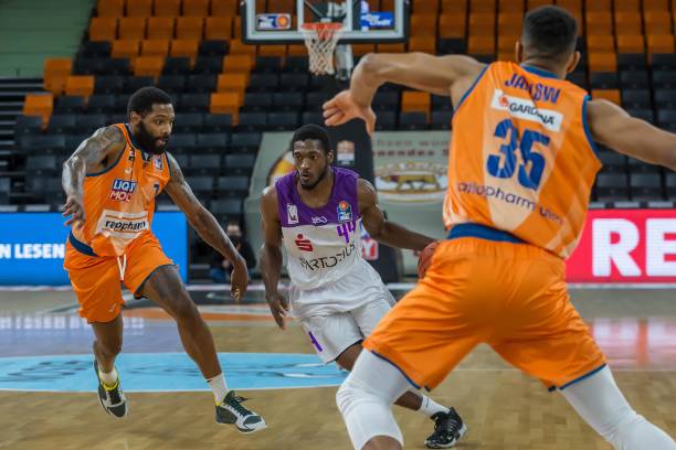 唯一务实的 唯一务实的